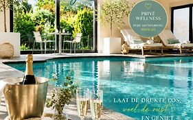 Cha Cha de Loup-Bed&Breakfast-Vakantiewoning- Verwarmd binnenzwembad en groot zonneterras in de Ardennen